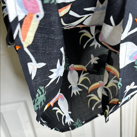 Black Dress with Toucan Novelty Print Size 6 - Picture 4 of 8